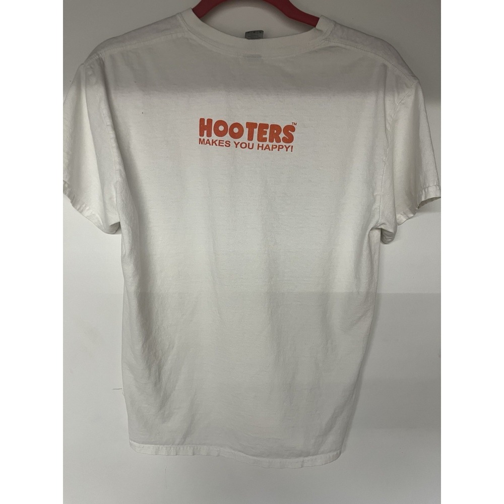 Hooters Virginia Beach VA Graphic T-Shirt White Gildan Medium - Picture 6 of 9